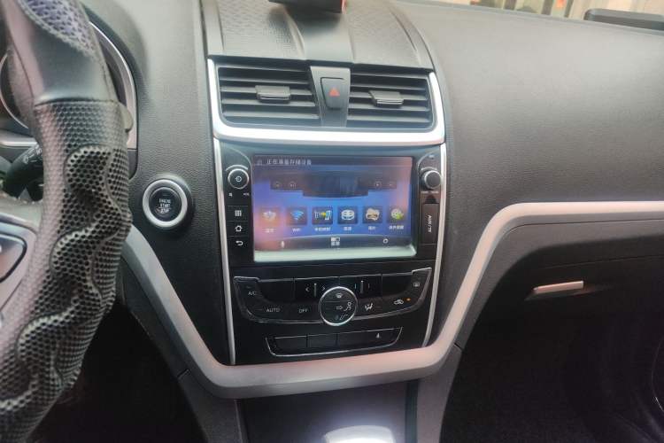 Used Geely Auto Emgrand 2014 Hatchback 1.3T CVT Elite Model
