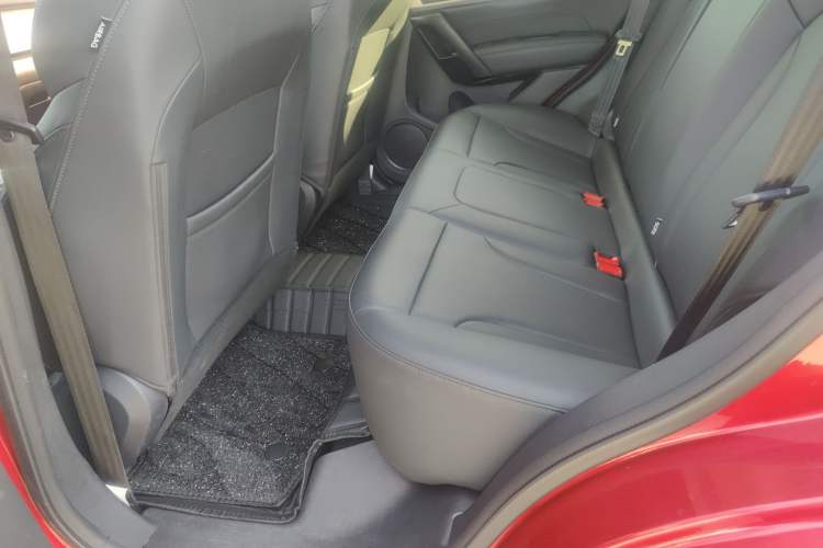 Used Haval H2 2018 Chuanxiang Edition Red Badge 1.5T Dual-Clutch Two-Wheel Drive Fashionable Model
