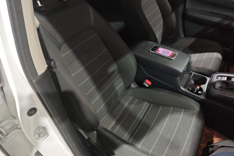 Used Honda CR-V 2023 240TURBO Two-Wheel Drive Active Version 5 Seats Right Front Seat