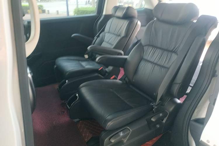 Used Honda Odyssey 2018 2.4L Luxury Edition Left Rear Seat