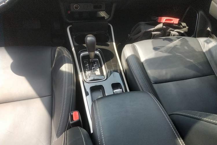 Used Mitsubishi Outlander 2019 2.0L Two-Wheel Drive Comfort Edition 5 Seats China V Standard
