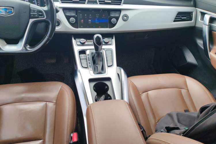 Used Geely Auto Emgrand X7 Sport 2016 1.8TD Automatic ZhiZun Version
