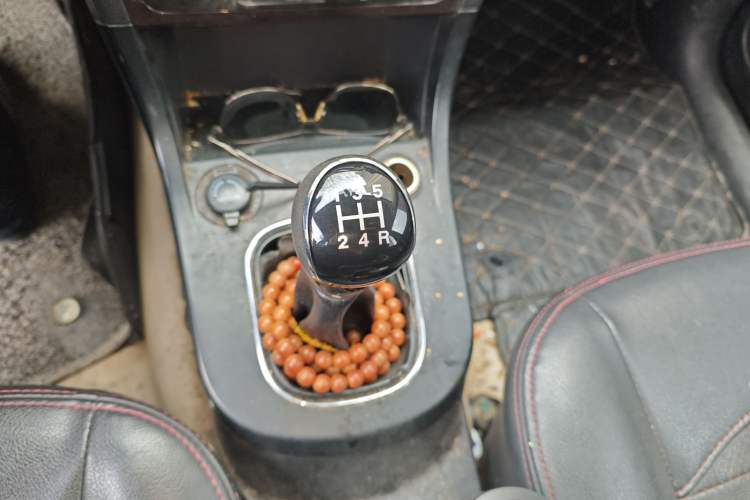 Used Dongfeng Fengon 360 2015 1.5L Manual Luxury 7-Seater China IV Standard
