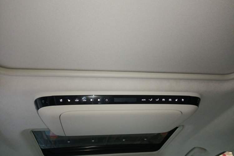 Used Buick GL8 New Energy 2024 Lu Zun Luxury Edition 6-Seater
