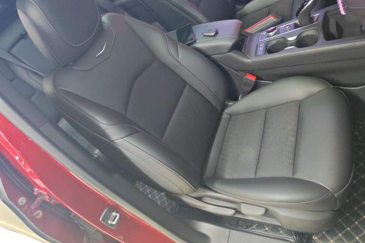 Used Cadillac XT4 2021 28T Two-Wheel Drive Tech Edition