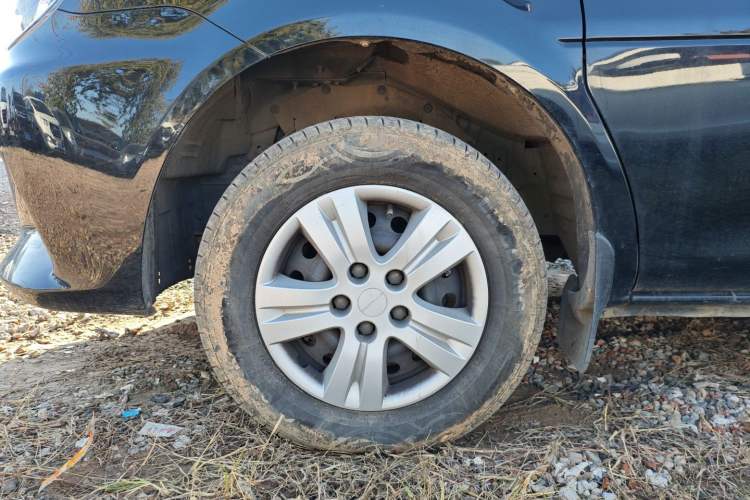 Used FORTHING Lingzhi 2023 M5L 1.6L Base Model 5 Seats