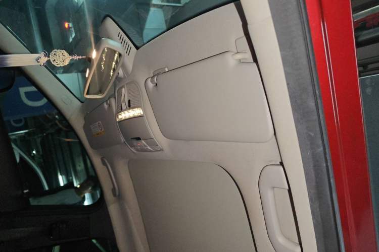 Used Mercedes-Benz C-Class 2016 C 200 L Sport Edition Headliner