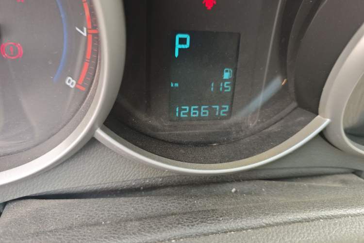 Used Chevrolet Cruze 2013 1.8L SE AT Odometer Close Up