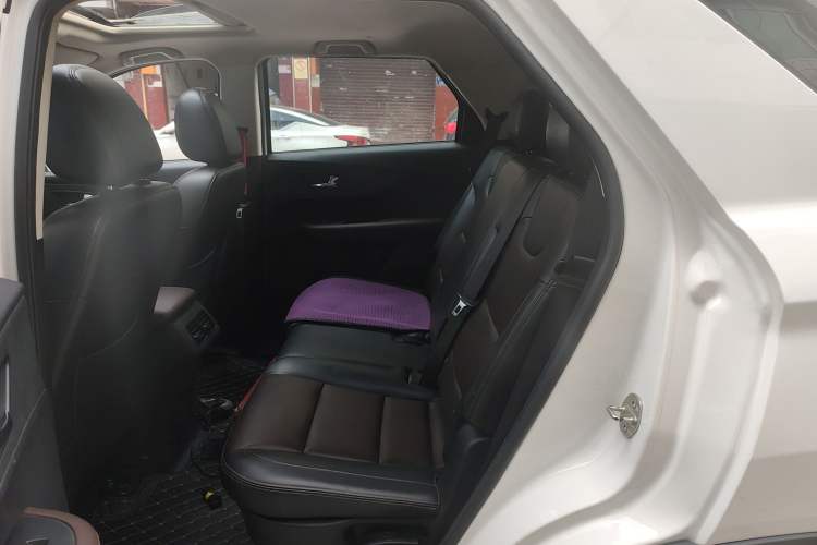 Used Dongfeng Fengon S560 2022 1.5T Manual Urban Model
