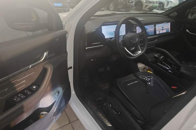 Used Geely Auto Monjaro L 2024 2.0TD High-Power Automatic Two-Wheel Drive Skyline Edition