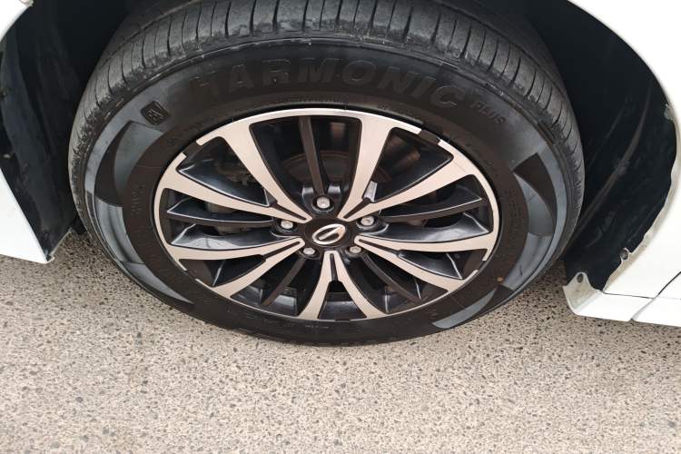 Used GAC Trumpchi M8 2023 Lingxiu Series 390T Luxury Edition Exterior 4