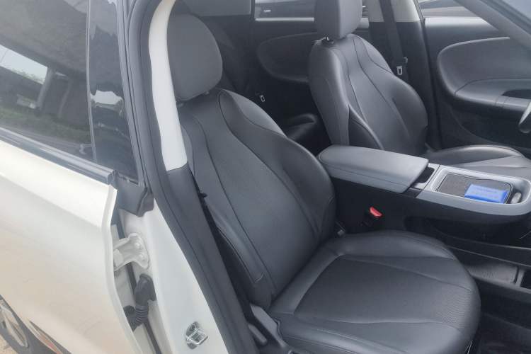 Used Dongfeng NAMMI 01 2024 New Edition 330 Air Right Front Seat