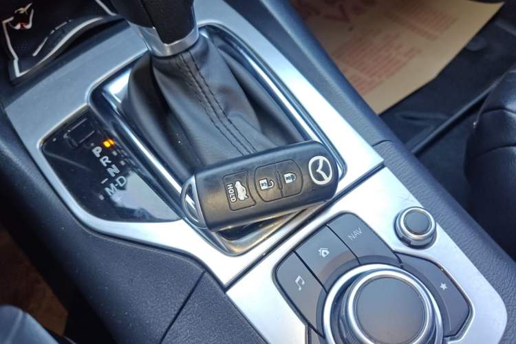 Used Mazda 3 Axela 2016 Sedan 1.5L Automatic Luxury Model
