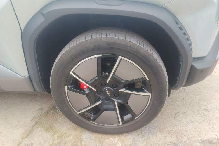 Used Formula Leopard Titanium 3 2025 501KM All-Wheel Drive Intelligent Driving Ultra Version
