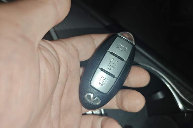 Used Infiniti Q50L 2018 2.0T Enjoyment Version China VI Standard
