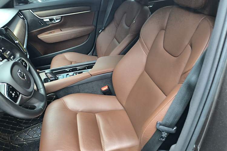 Used Volvo V90 2021 Cross Country B5 AWD Smart Range Edition