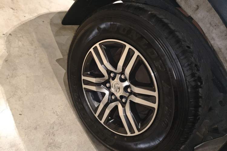 Used Toyota Fortuner 2016 2.7L Middle East Version Exterior 2