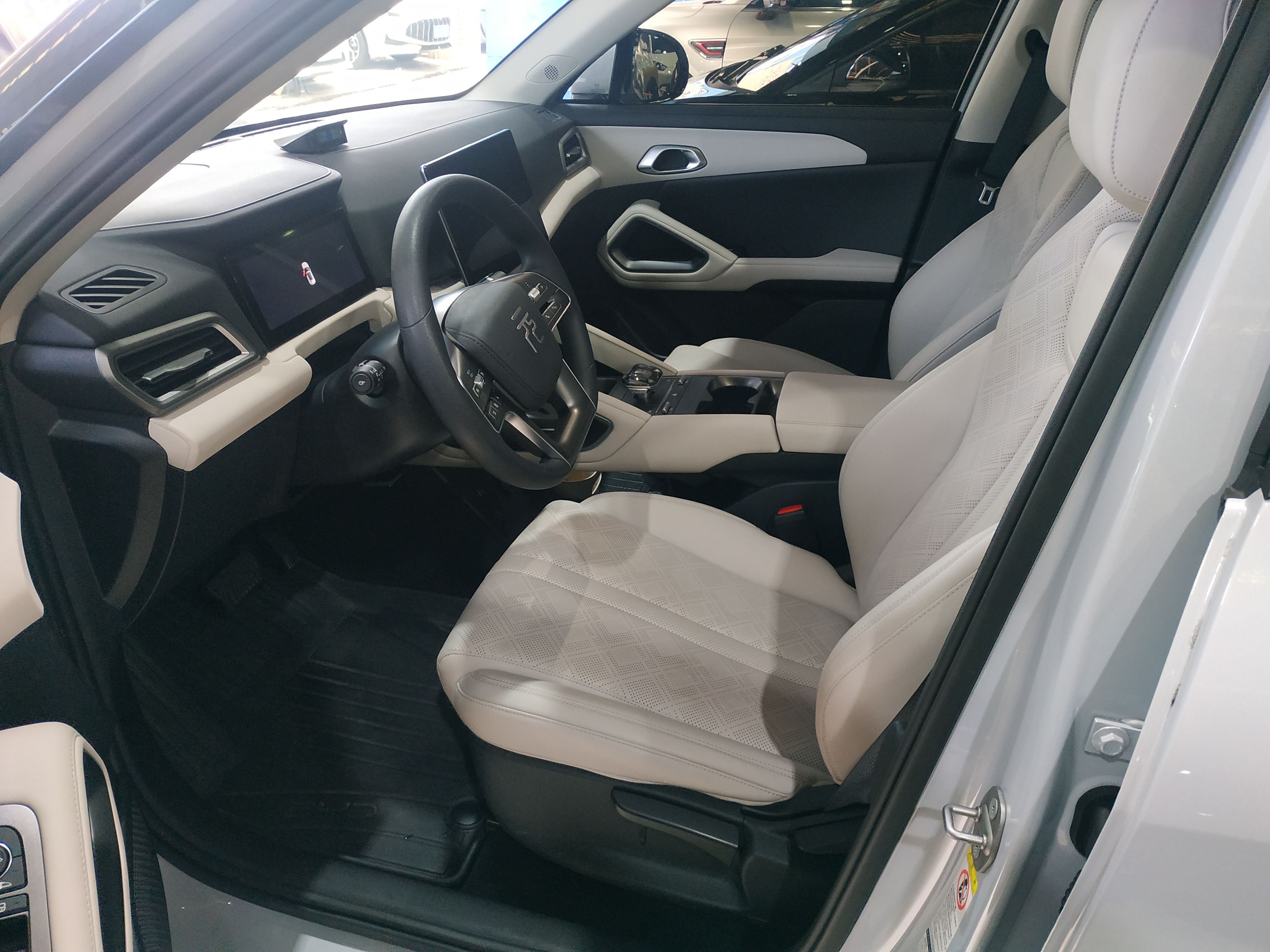 BYD Yuan UP 2024 401KM Leading Edition — снимка 19