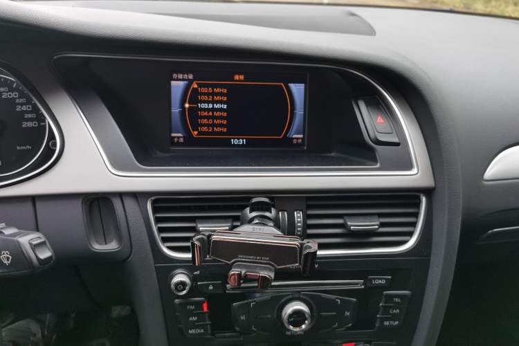 Used Audi A4L 2016 35 TFSI Collector's Edition Automatic Standard Model Audio And AC Panel