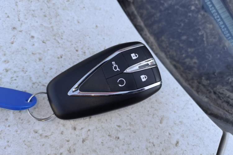 Used Changan UNI-V iDD 2024 Blue Whale Smart Electric iDD 136km Luxury Model