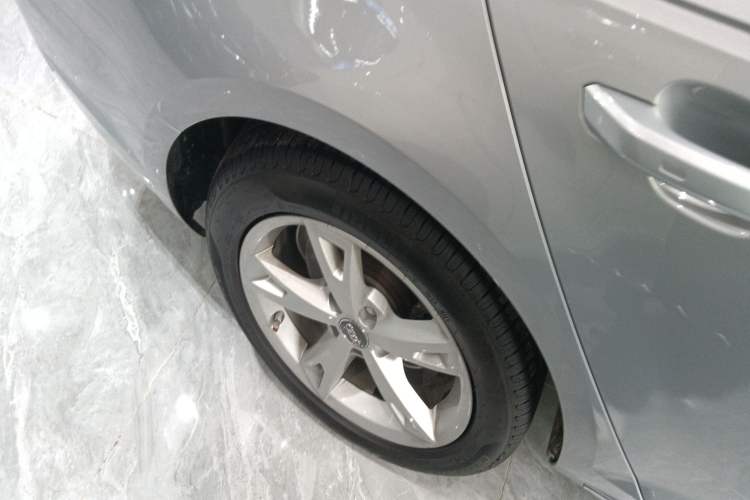 Used Audi A4L 2017 40 TFSI Fashion Model Right Rear Wheel Hub