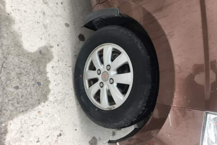 Used Wuling Hongguang 2016 1.5L Restyled S Comfort Version Right Front Wheel Hub