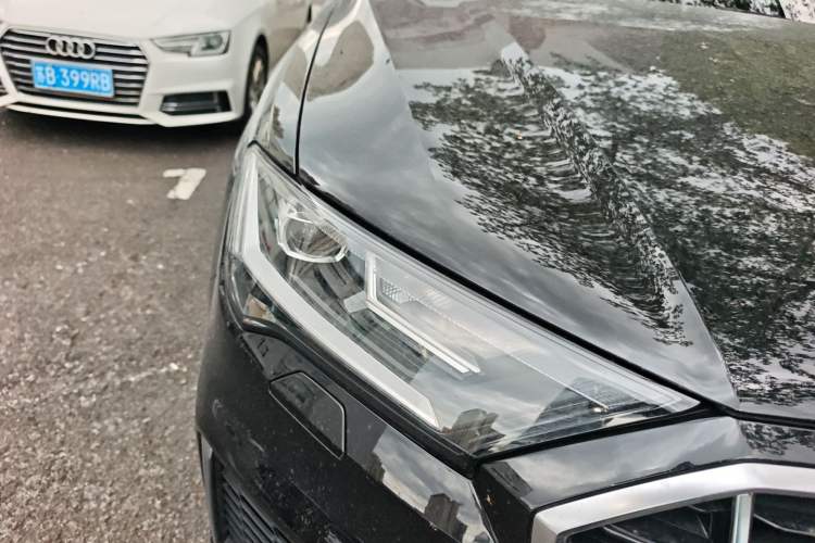 Used Audi Q7 2023 55 TFSI quattro S line Sport Edition Right Front Headlight