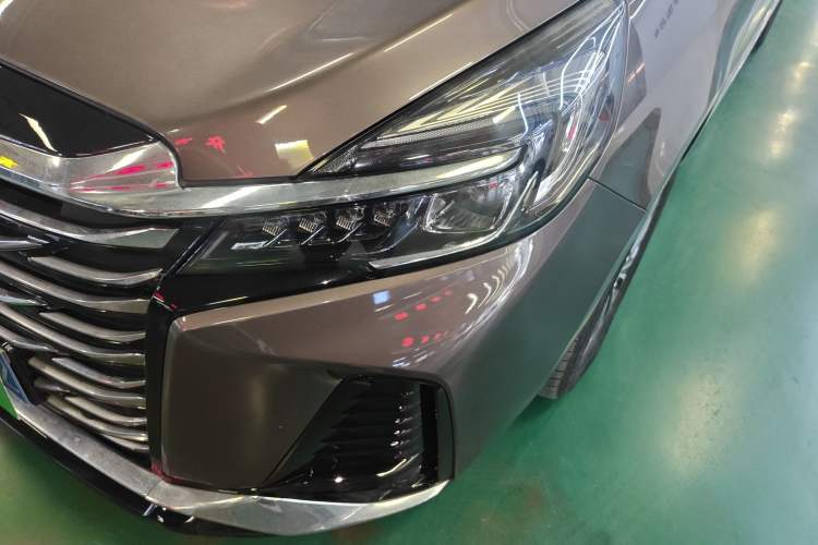 Used Buick GL8 2021 Land Cruiser Executive Class 652T Luxury Model