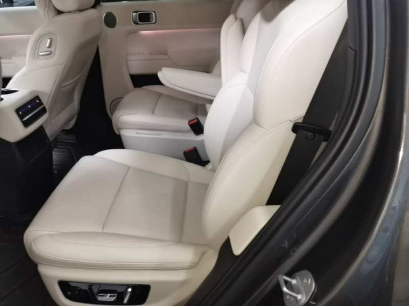 Used Li Auto L8 2023 Pro Model — 16