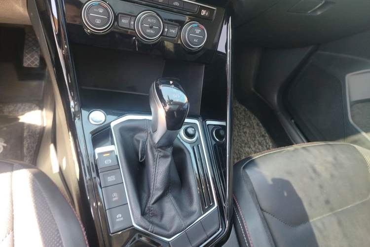 Used Volkswagen Tayron 2019 Teramont Edition 280TSI Two-Wheel Drive Luxury Model China VI Standard Gear Lever