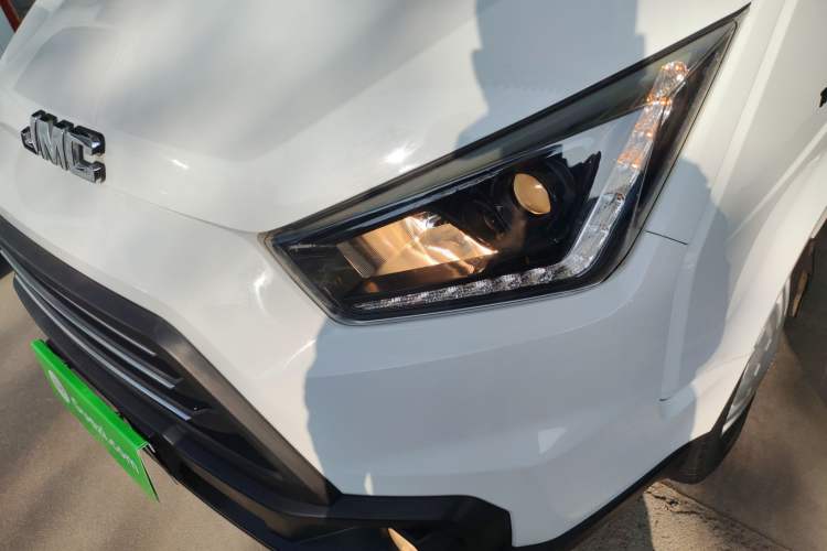 Used JMC Transit 2017 2.8T Commercial Version Short Wheelbase Mid-Roof 6/7/8-Seater JX493
