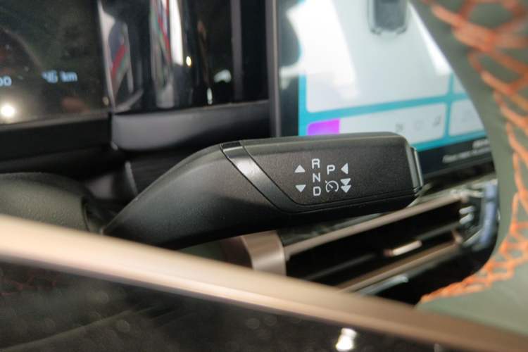 Used iCAR 03 2024 501km Two-Wheel Drive Long-Range Version Gear Lever