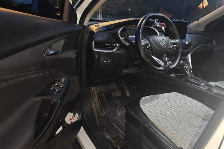 Used Buick Encore 2020 20T CVT Elite Edition Driver Seat