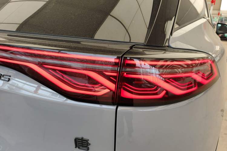 Used BYD Tang New Energy 2025 Model Smart Drive Version DM-i 175KM Prestige Version Exterior 3