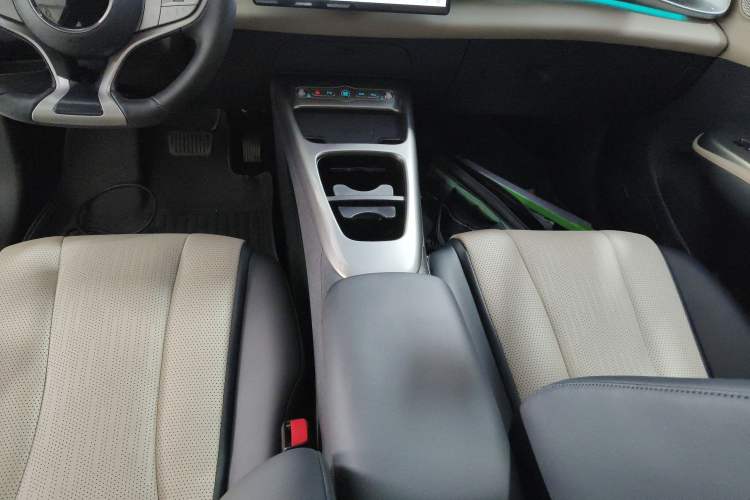 Used BYD Dolphin 2025 Intelligent Driving Version 410 km Fashion Edition
