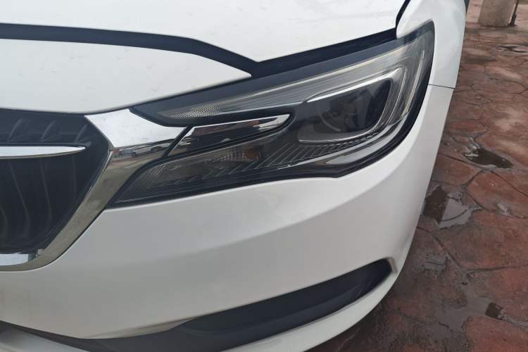 Used Buick GL6 2019 18T 6-Seater Elite Version China V Standard Left Front Headlight