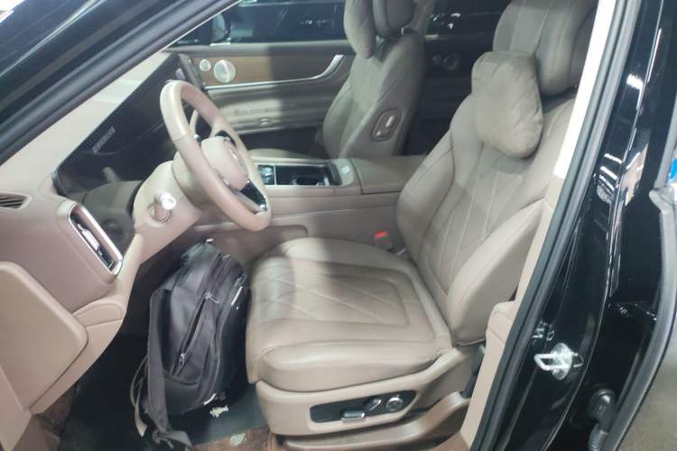 Used Hima AITO M9 2024 Range-Extended Ultra Version 52 kWh 5-Seater Model Left Front Seat