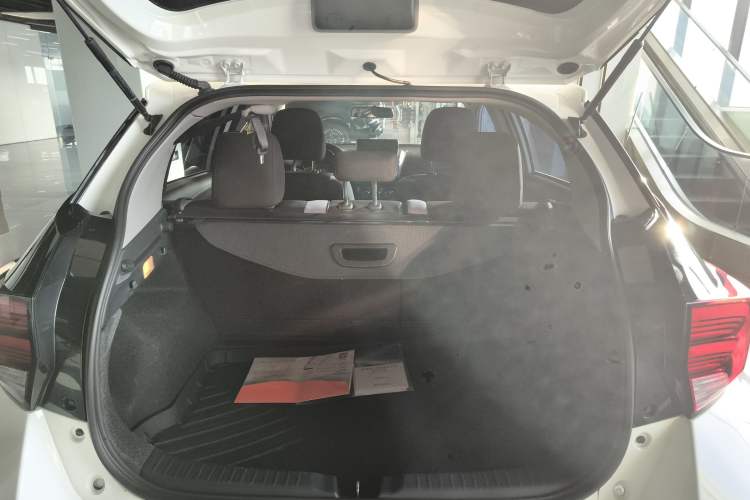 Used Toyota YARiS L Zhi Xuan 2020 X-Trail X 1.5L CVT Leading Edition Trunk