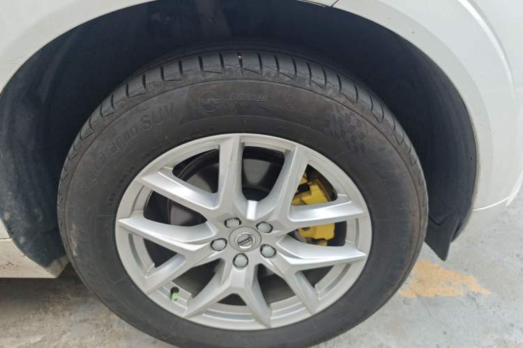 Used Volvo XC60 2019 T5 4x4 Smart Edition China V Standard Right Front Wheel Hub