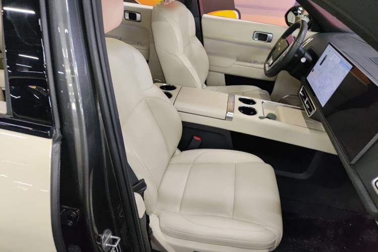 Used Li Auto L8 2023 Max model
