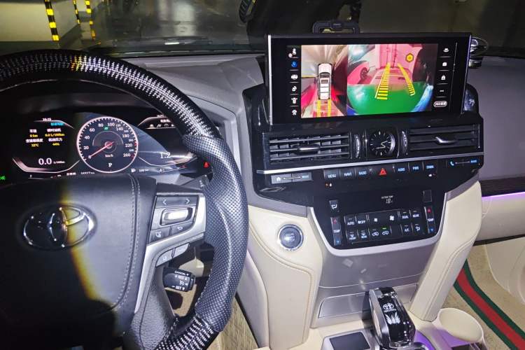 Used Toyota Land Cruiser 
