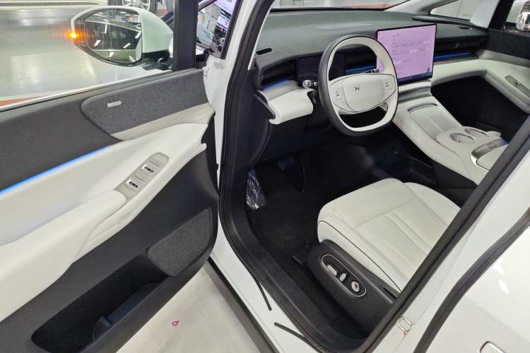 Used XPeng X9 2024 702 Ultra-Long Range Max
