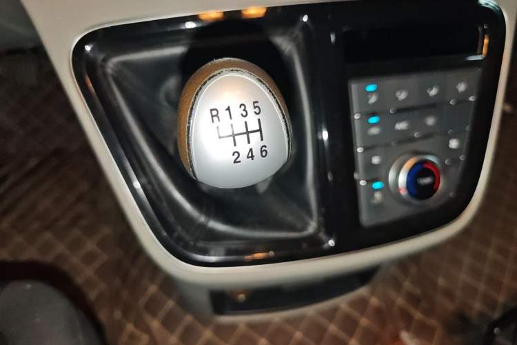 Used JAC Refine M4 2017 1.9T Diesel Manual Comfort Model