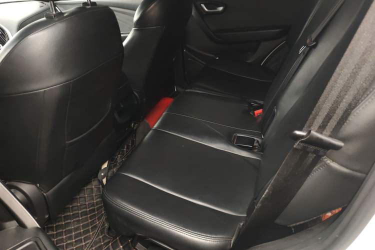 Used JETOUR X70M 2020 Revised 1.5T Manual Partner Version 5-Seater Interior 4