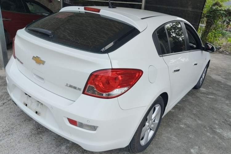 Used Chevrolet Cruze 2013 Hatchback 1.6T Automatic Flagship Model Rear Right 45 Deg