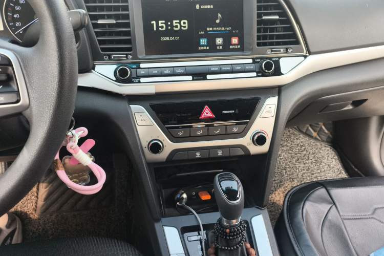 Used Hyundai Elantra (6th Generation / Lingdong) 2016 1.6L Automatic ZhiXuan – Elite Version Audio And AC Panel