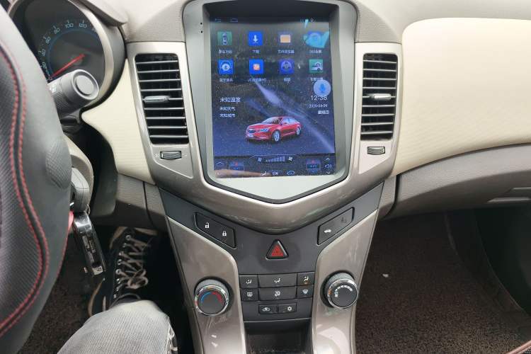 Used Chevrolet Cruze 2015 1.5L Classic SE MT Audio And AC Panel