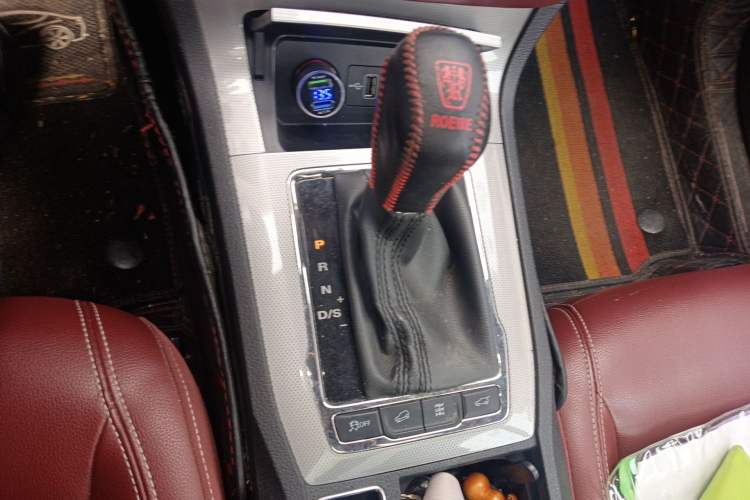 Used Roewe RX5 2016 30T Four-Wheel Drive Automatic Internet Smart Luxury Edition Gear Lever