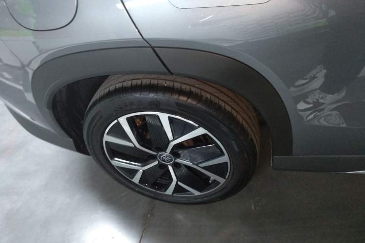 Used BYD Song L DM-i 2025 Intelligent Driving Version 160 km Excellence Edition Exterior 5