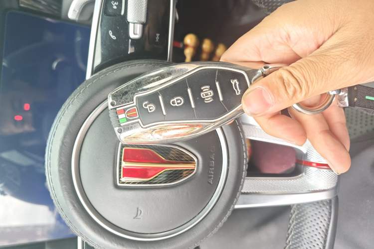 Used Hongqi H6 2023 2.0T ZhiShang Version